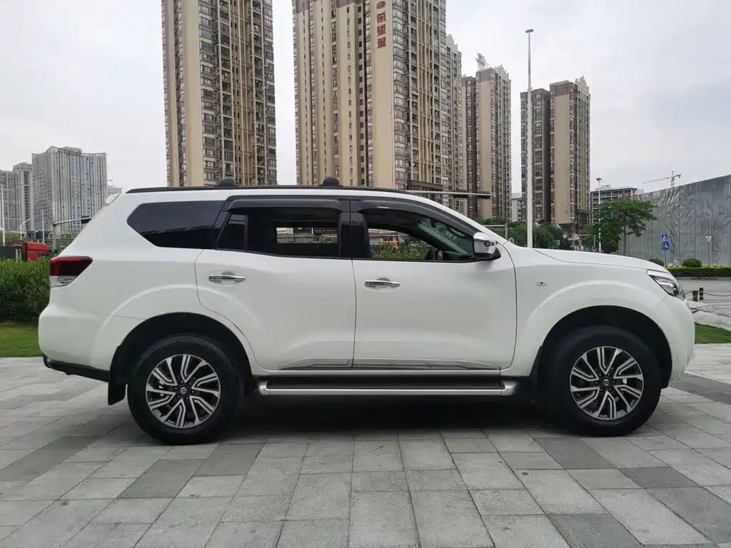 Nissan Terra 2018 — фото 7