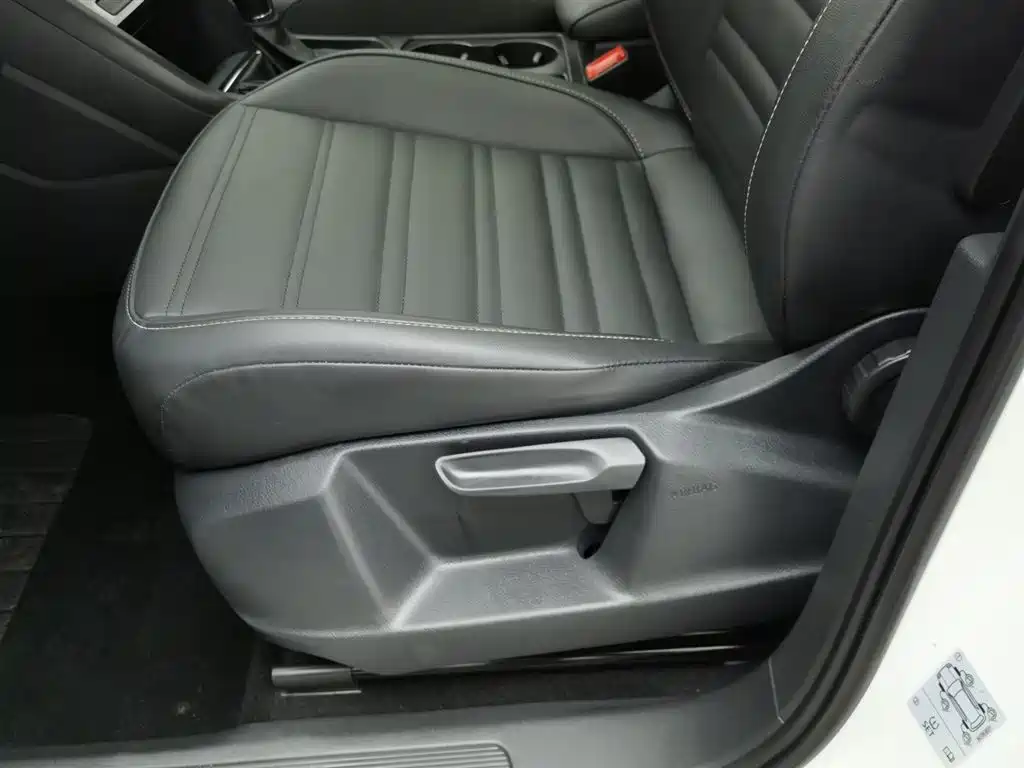 Volkswagen Touran 2019 — фото 20