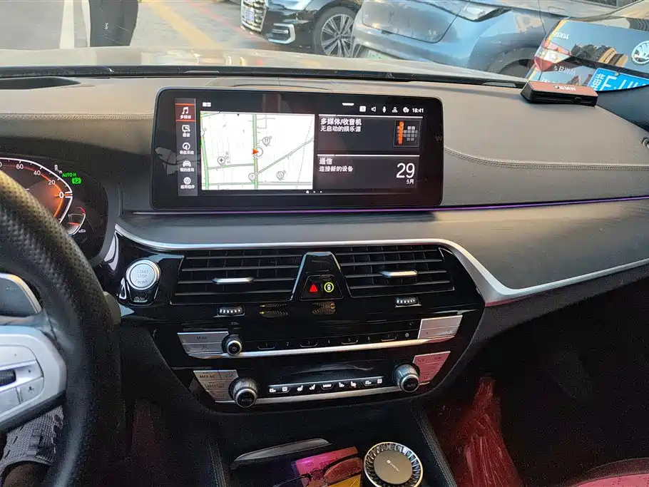 BMW 5 Series 2023 — фото 13