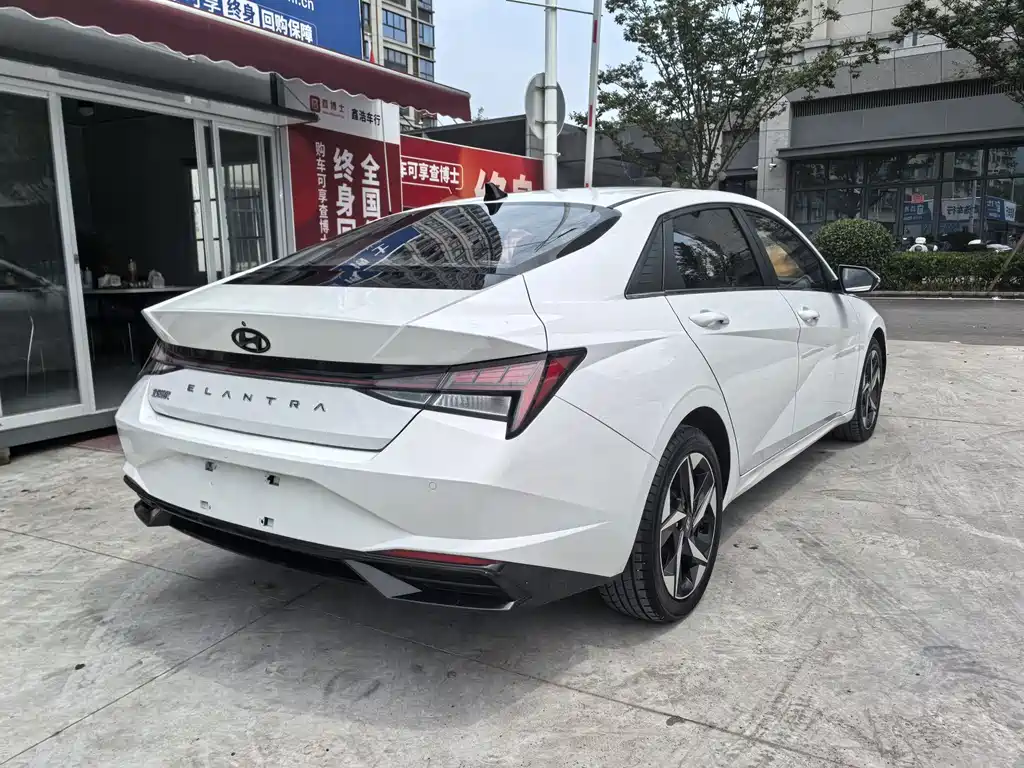 Hyundai Elantra 2021
