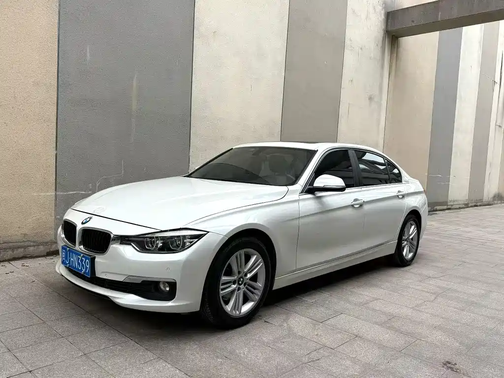 BMW 3 Series 2016 — фото 1