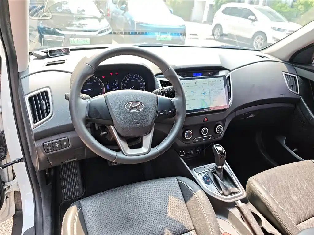Hyundai ix25 2018 — фото 12