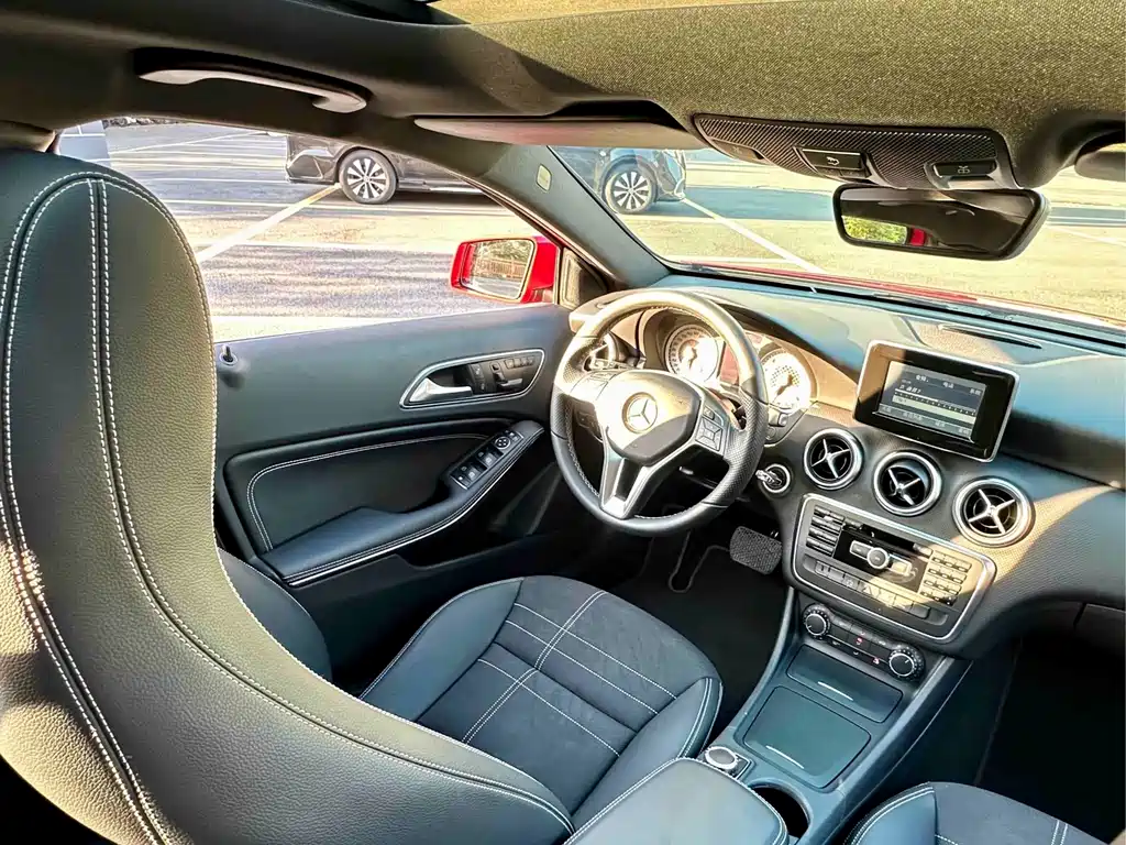 Mercedes-Benz A-Class 2015 — фото 15