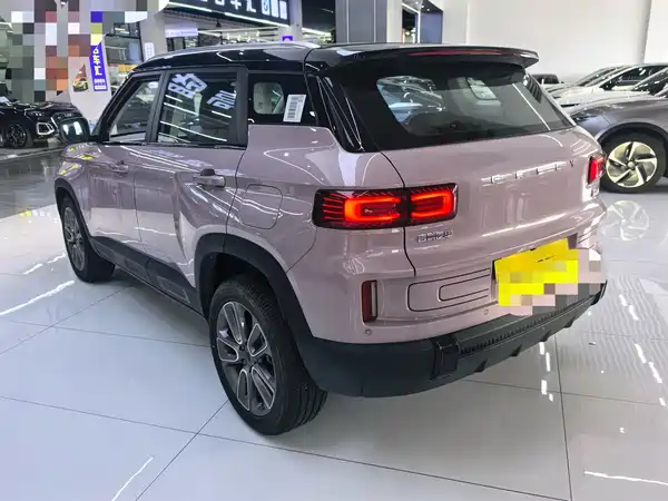 Geely ICON 2025