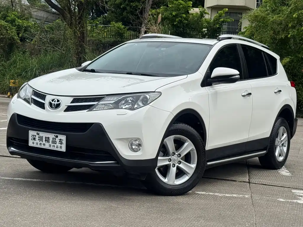 Toyota RAV4 2014 — фото 1