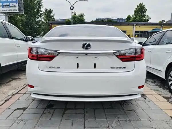 Lexus ES 2015