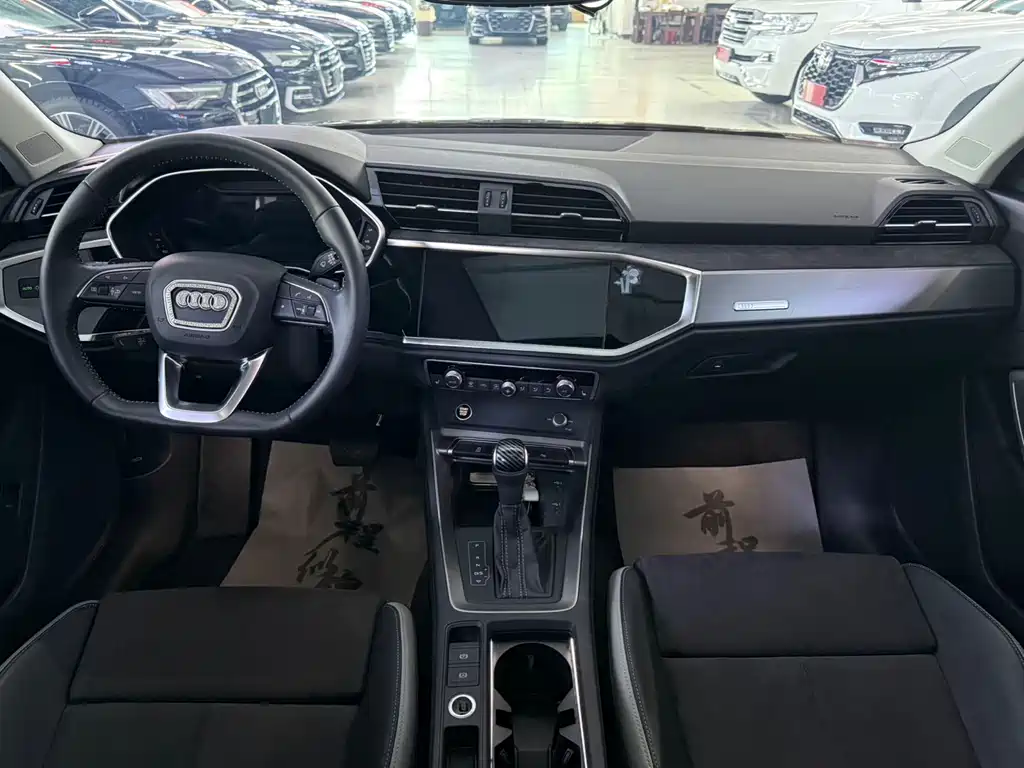 Audi Q3 2022 — фото 16