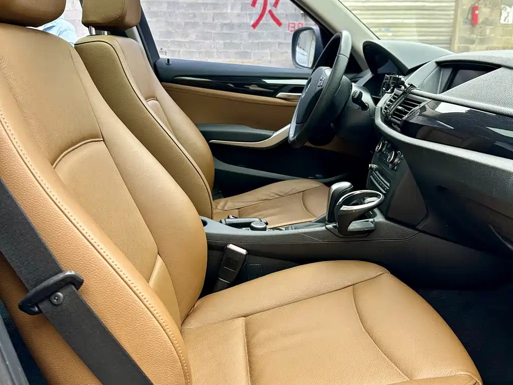 BMW X1 2011 — фото 10