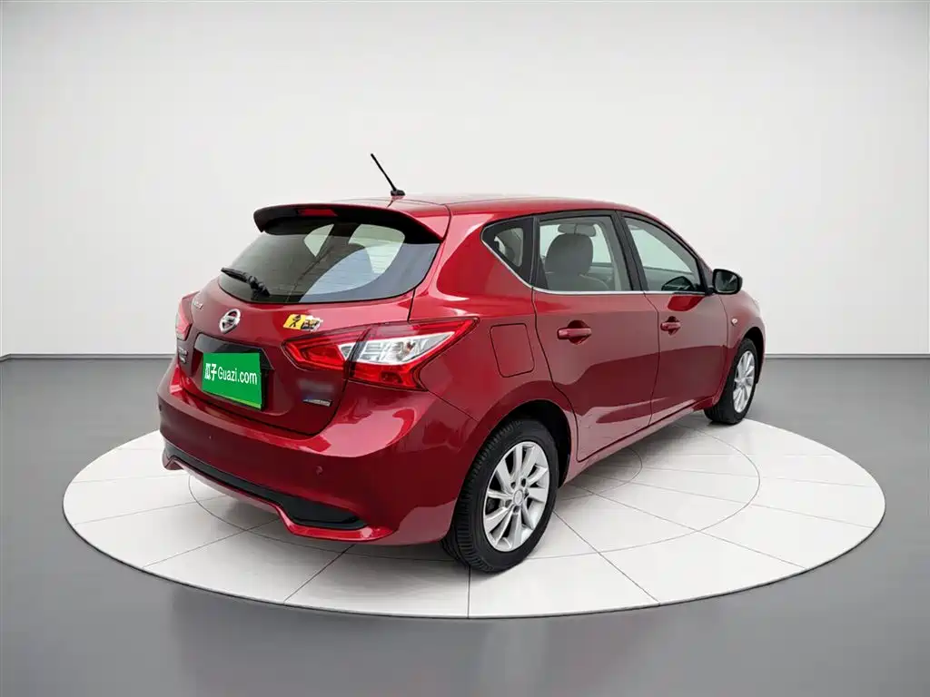 Nissan Tiida 2017 — фото 5