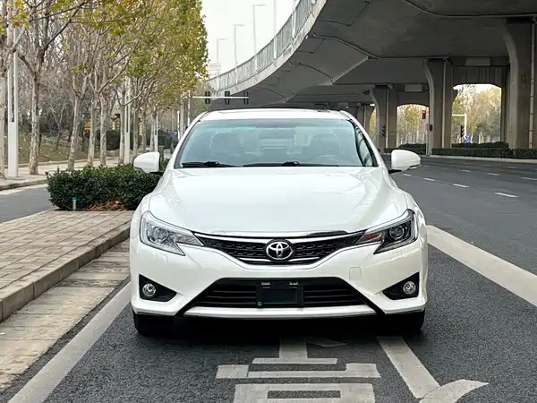 Toyota Reiz 2013