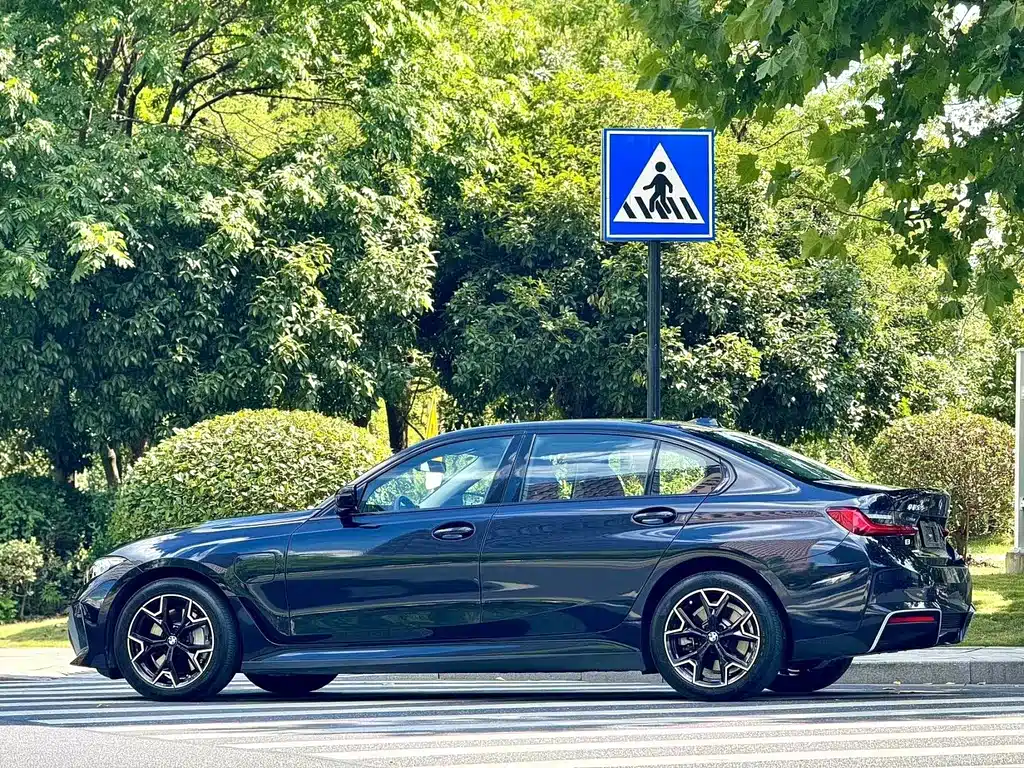 BMW i3 2024 — фото 3