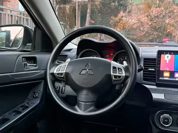 Mitsubishi Lancer EX 2013