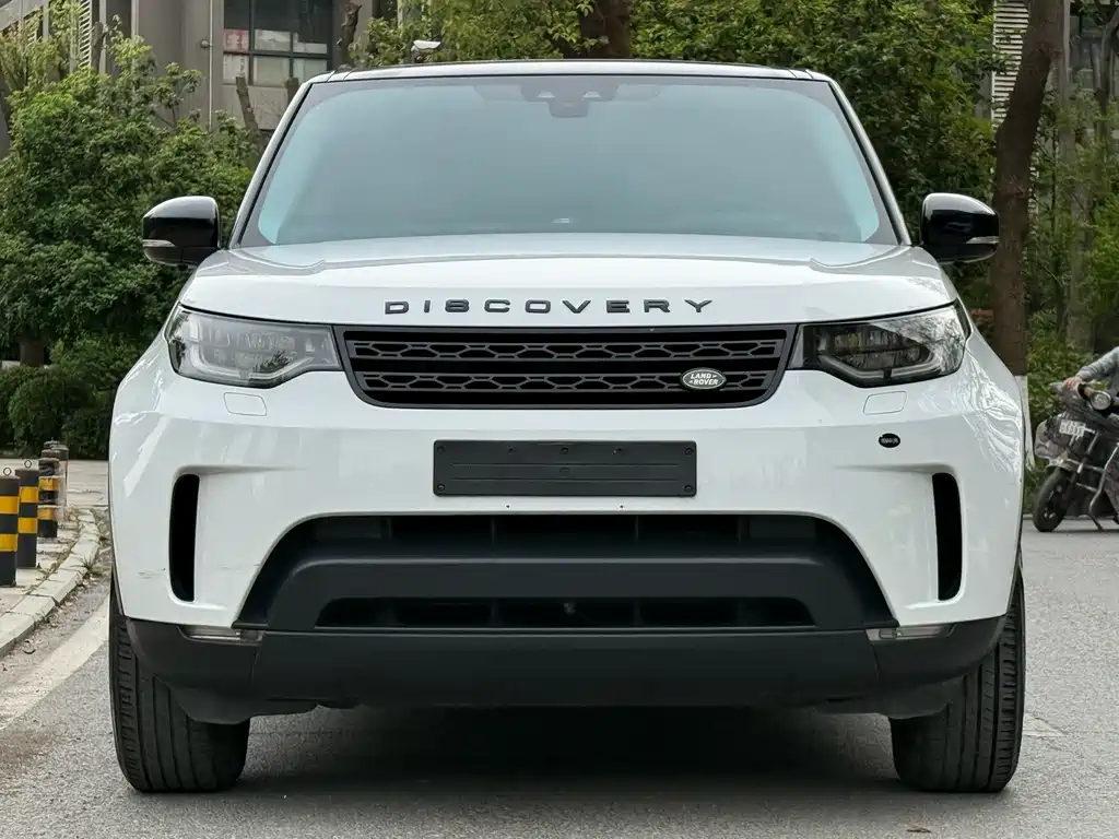 Land Rover Discovery 2018 — фото 1