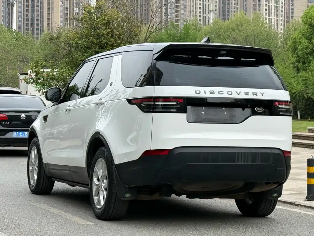 Land Rover Discovery 2018 — фото 9