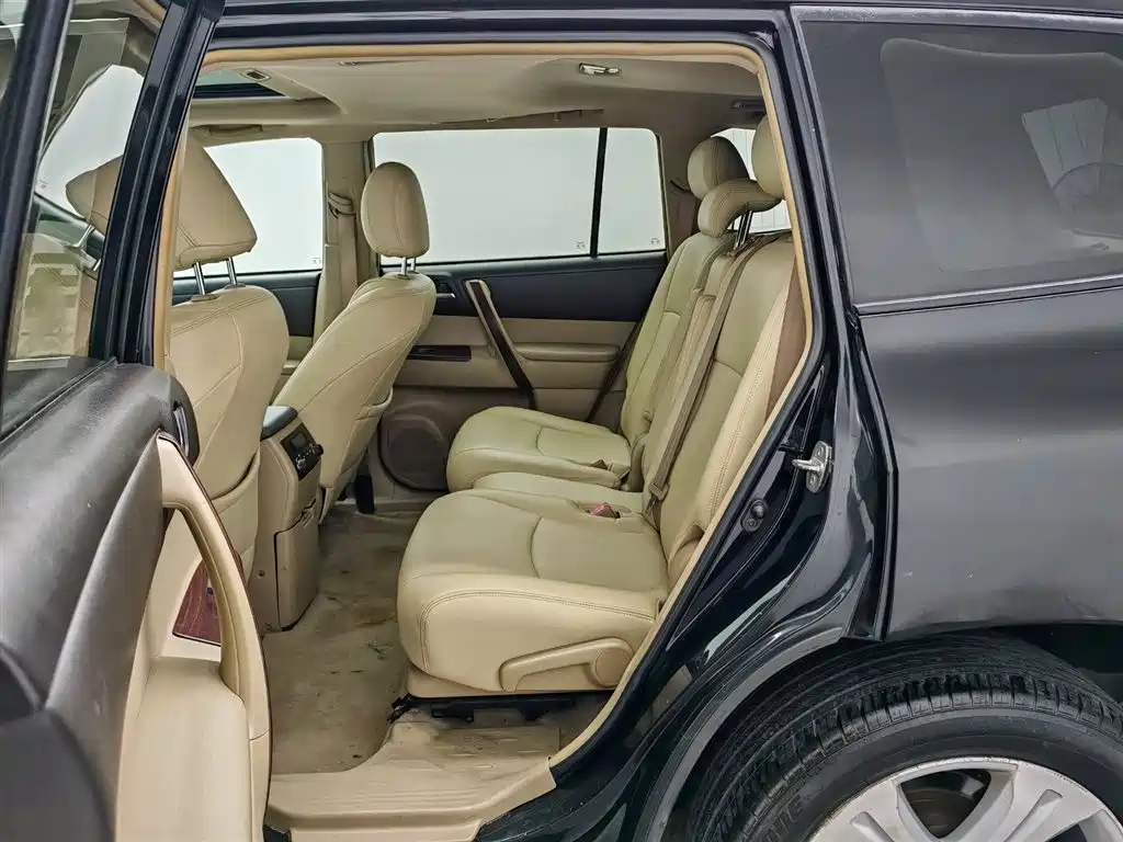 Toyota Highlander 2010 — фото 15