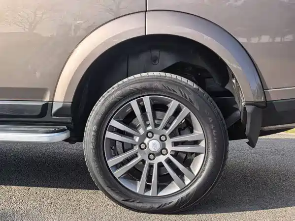 Land Rover Discovery 2016