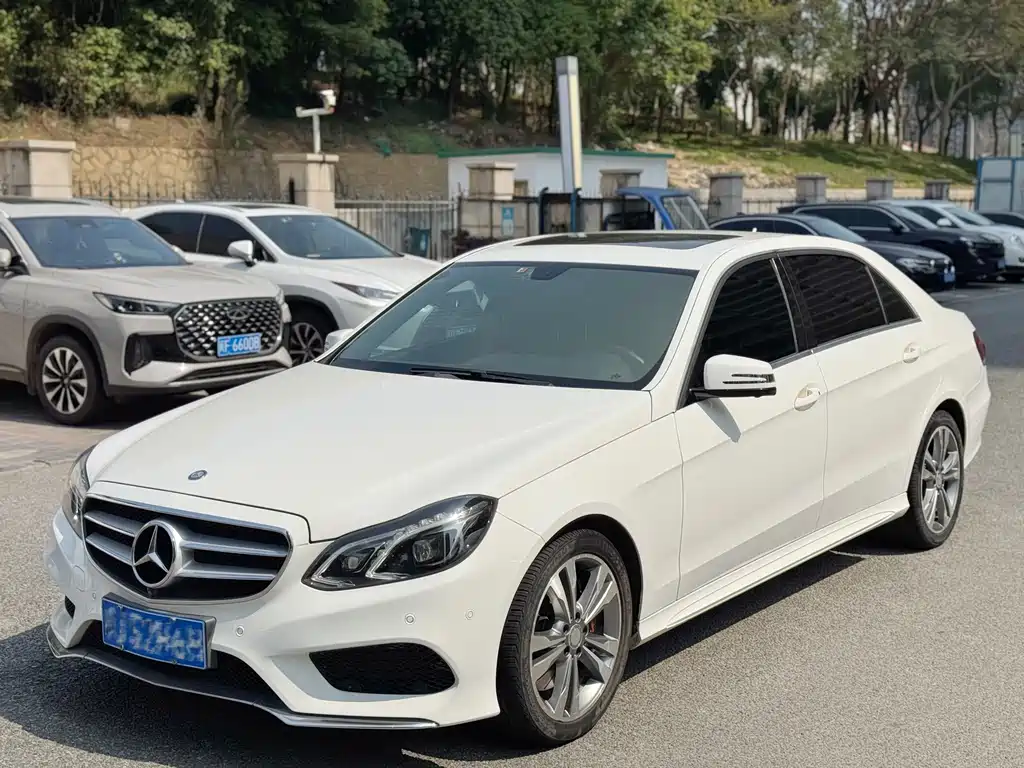 Mercedes-Benz E-Class 2015 — фото 1