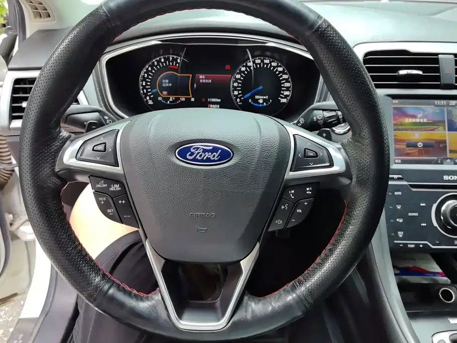Ford Mondeo 2014 — фото 15