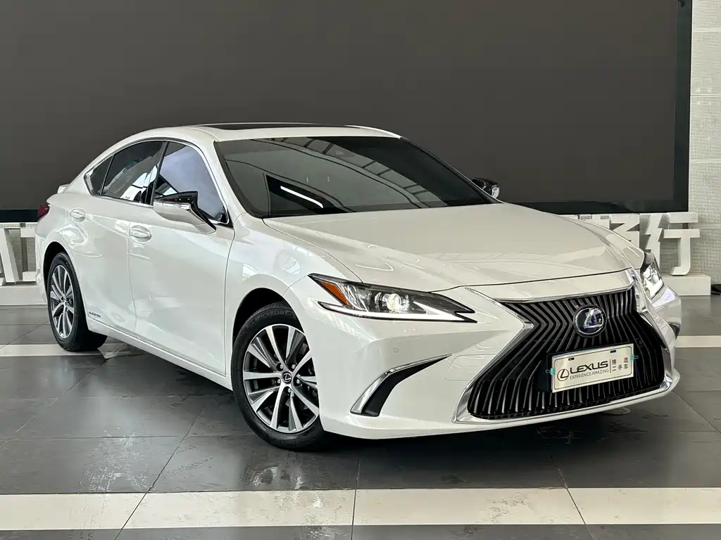 Lexus ES 2020 — фото 3