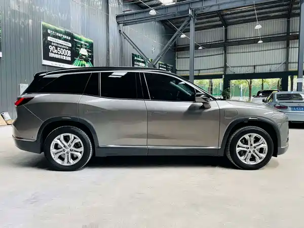 NIO ES8 2022