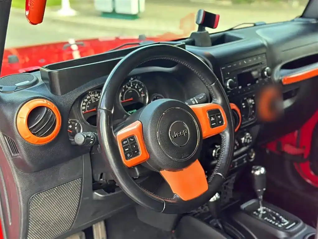 Jeep Wrangler 2017 — фото 17