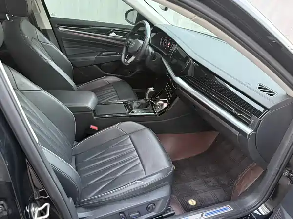 Volkswagen Passat Plug-In Hybrid 2023