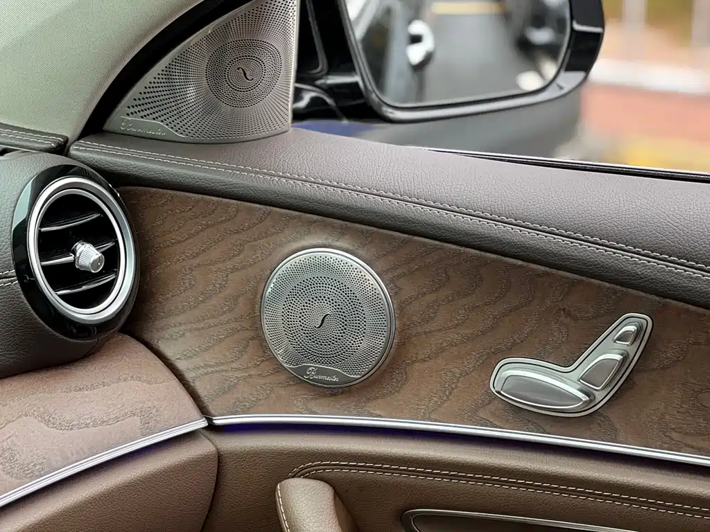 Mercedes-Benz E-Class 2022 — фото 18