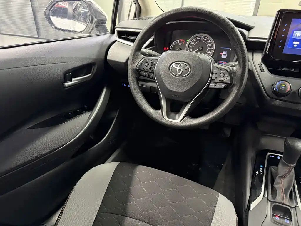 Toyota Corolla 2023 — фото 16