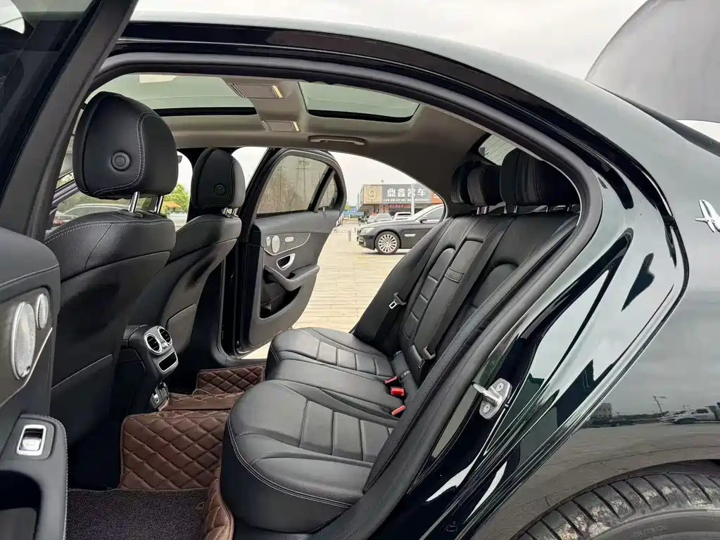 Mercedes-Benz C-Class 2021 — фото 16