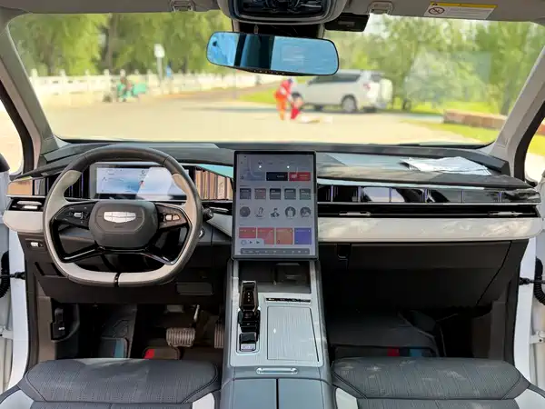 Geely Boyue L 2024