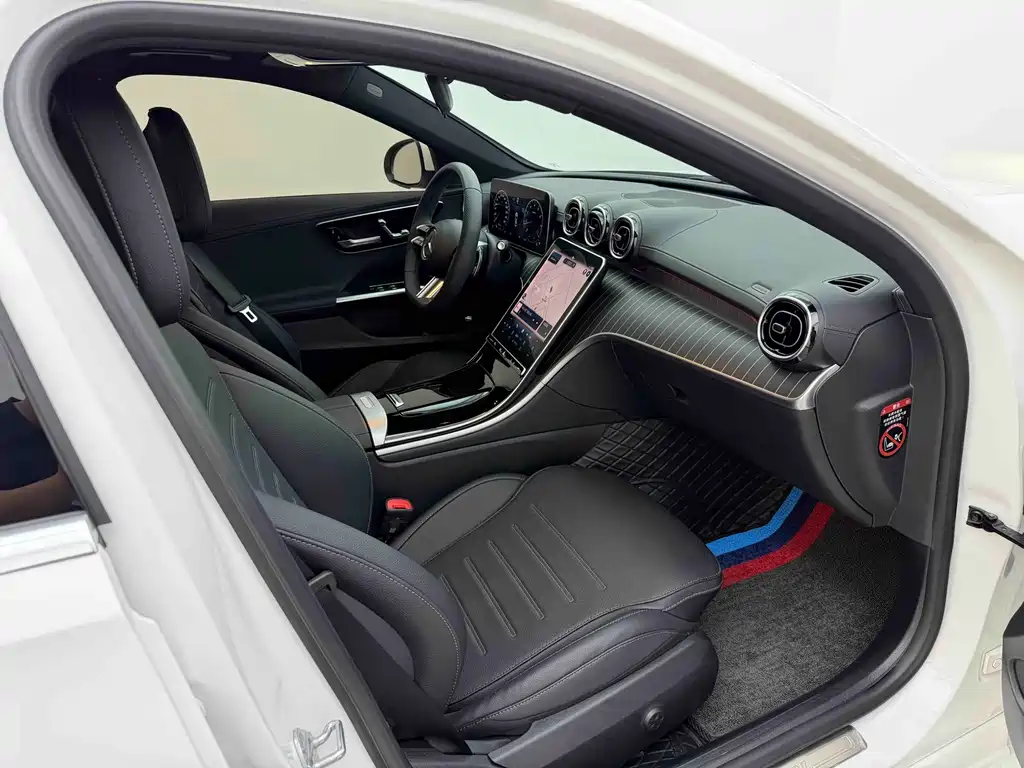 Mercedes-Benz C-Class 2023 — фото 17