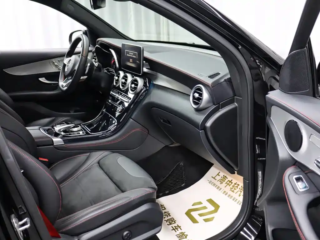 Mercedes-Benz GLC AMG 2019 — фото 18