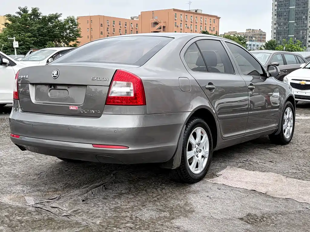 Skoda Octavia 2014 — фото 5