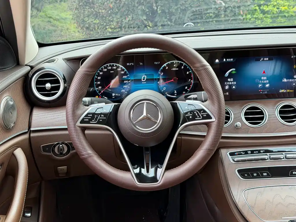 Mercedes-Benz E-Class 2022 — фото 10