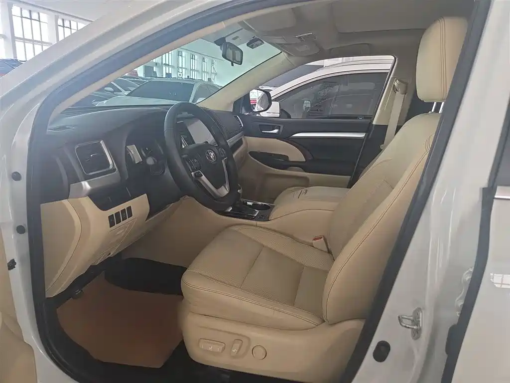 Toyota Highlander 2017 — фото 16