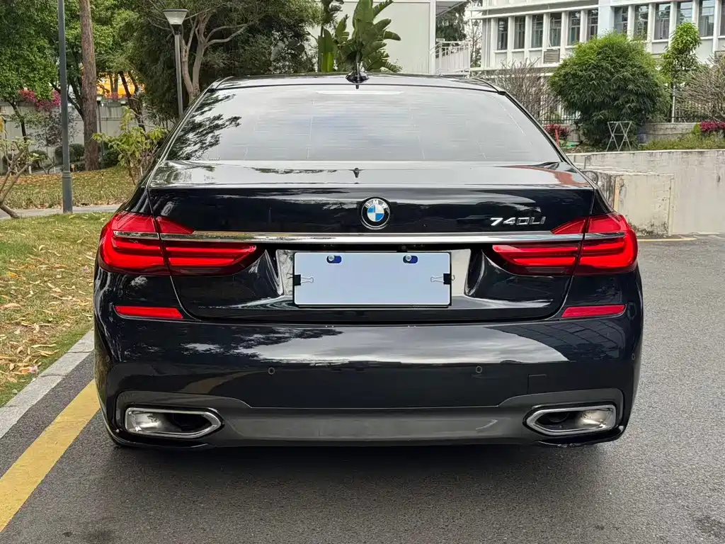 BMW 7 Series 2019 — фото 13