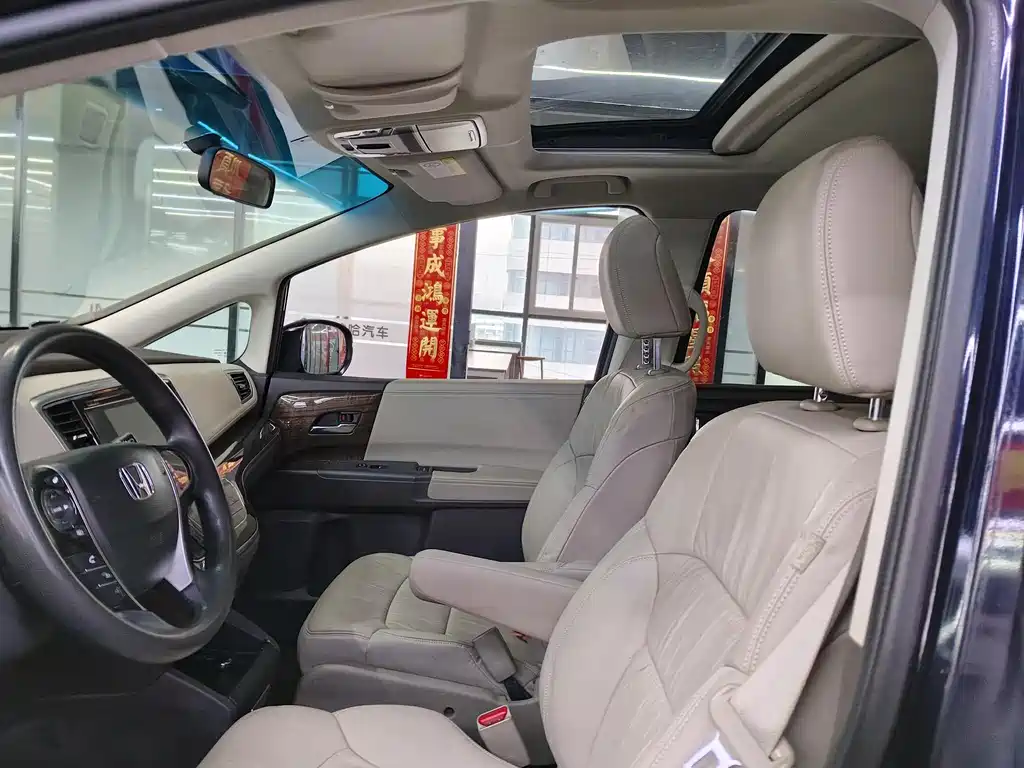 Honda Odyssey 2017 — фото 11