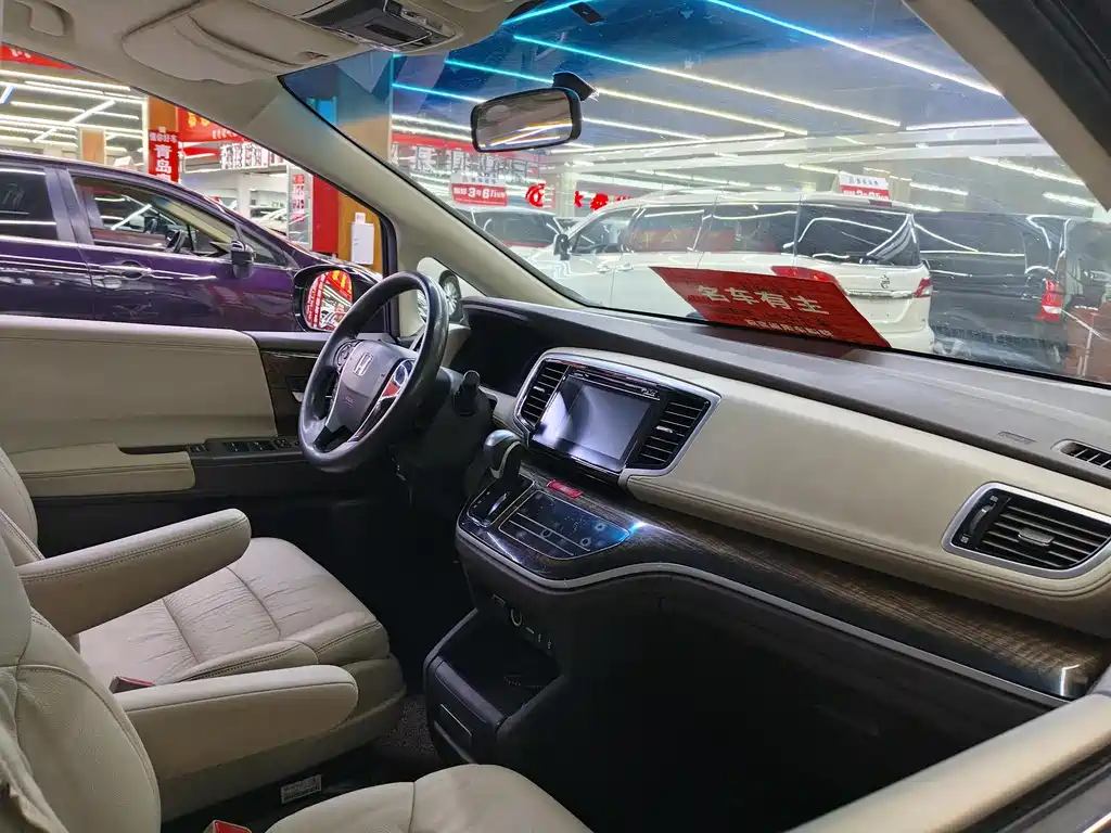 Honda Odyssey 2017 — фото 19