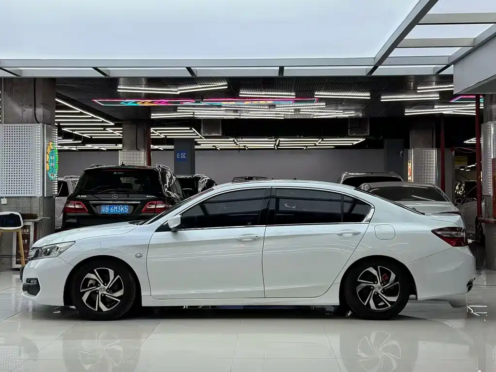 Honda Accord 2017 — фото 3