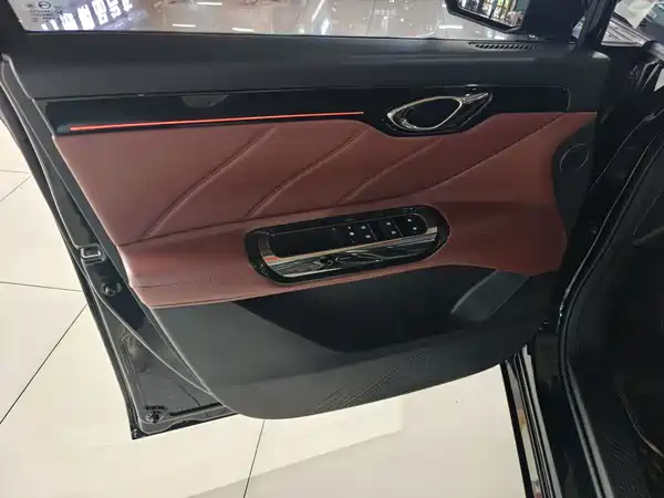 GAC Trumpchi E8 PHEV 2024
