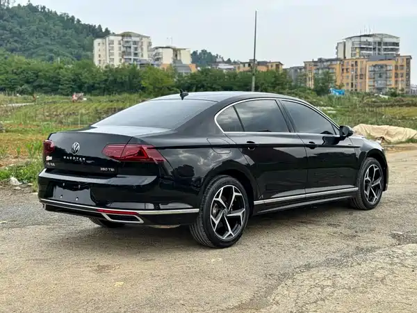 Volkswagen Magotan 2025
