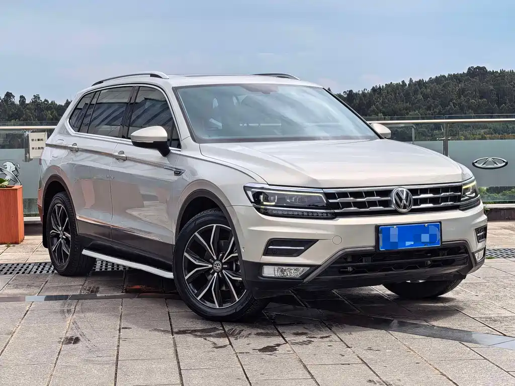 Volkswagen Tiguan L 2017 — фото 3