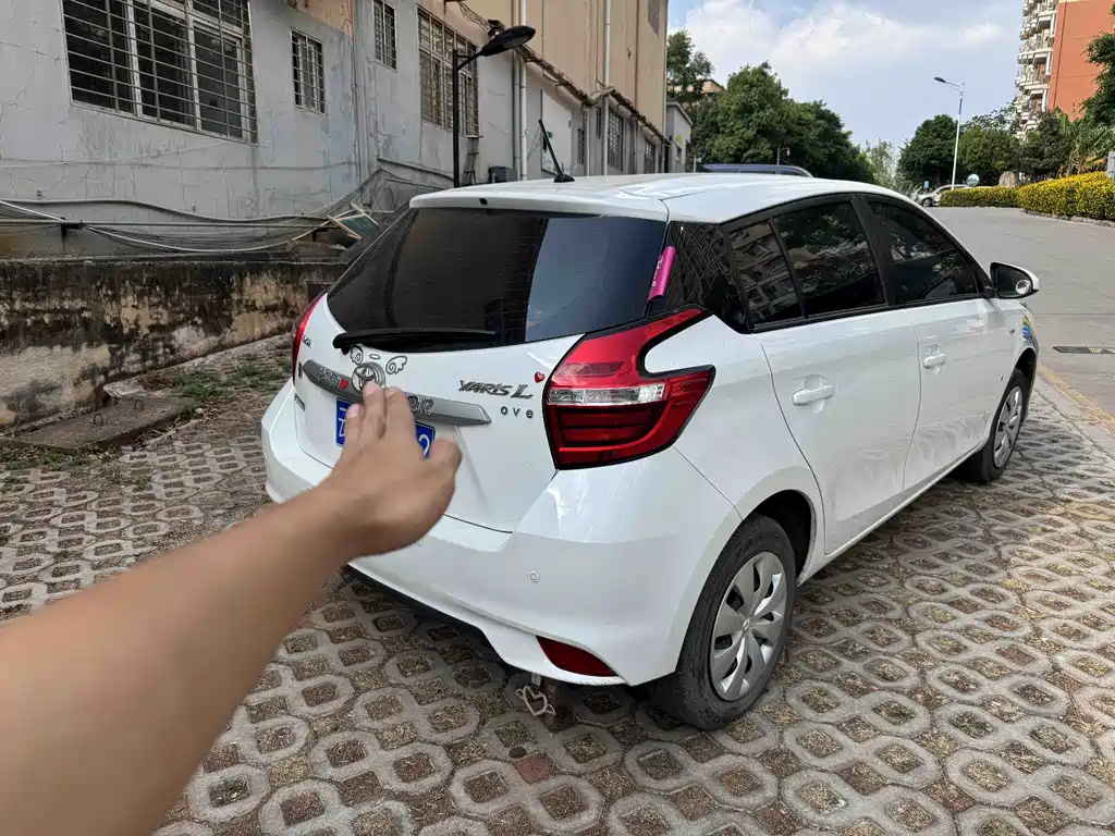 Toyota Yaris L 2022 — фото 4