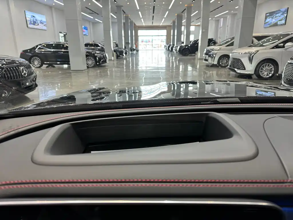 Mercedes-Benz GLC AMG 2025 — фото 13