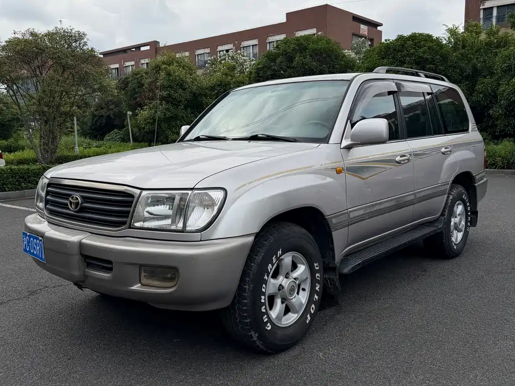 Toyota Land Cruiser 2002 — фото 1
