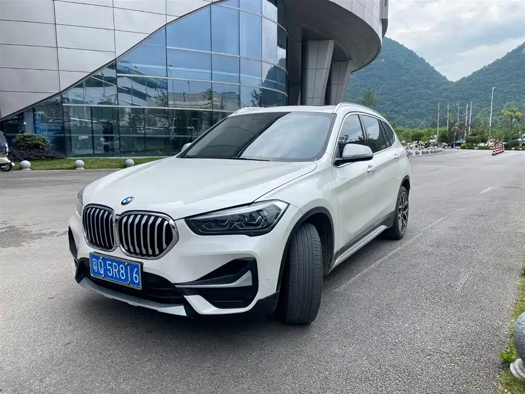 BMW X1 2021 — фото 1