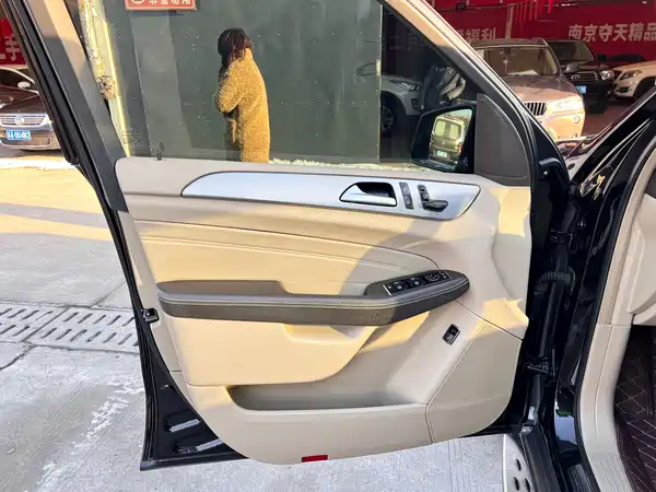 Mercedes-Benz M-Class 2015