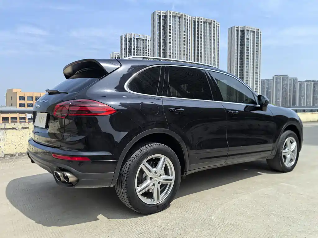 Porsche Cayenne 2015 — фото 47