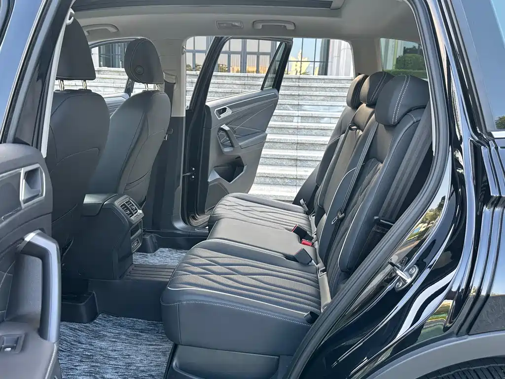 Volkswagen Tiguan L 2024
