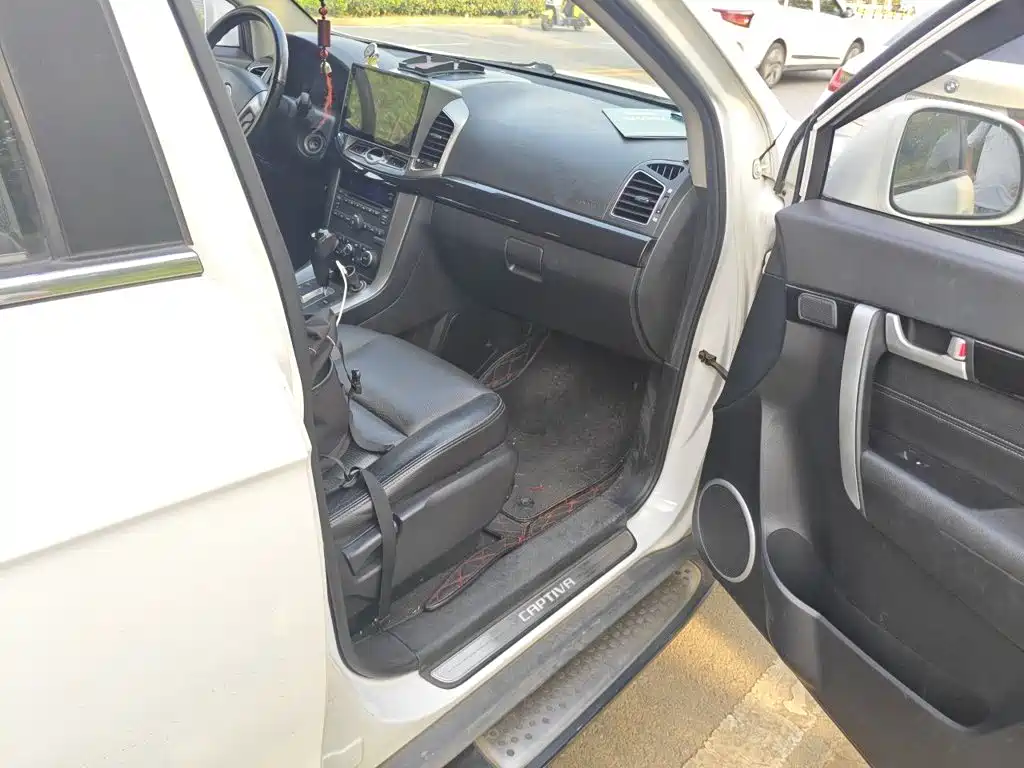 Chevrolet Captiva 2015 — фото 22